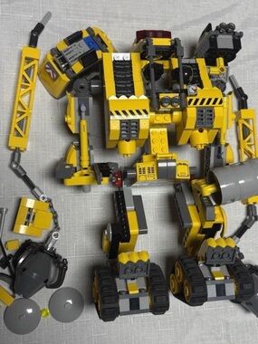 LEGO Emmet's Construct-O-Mech 70814 The LEGO Movie (Not Complete)